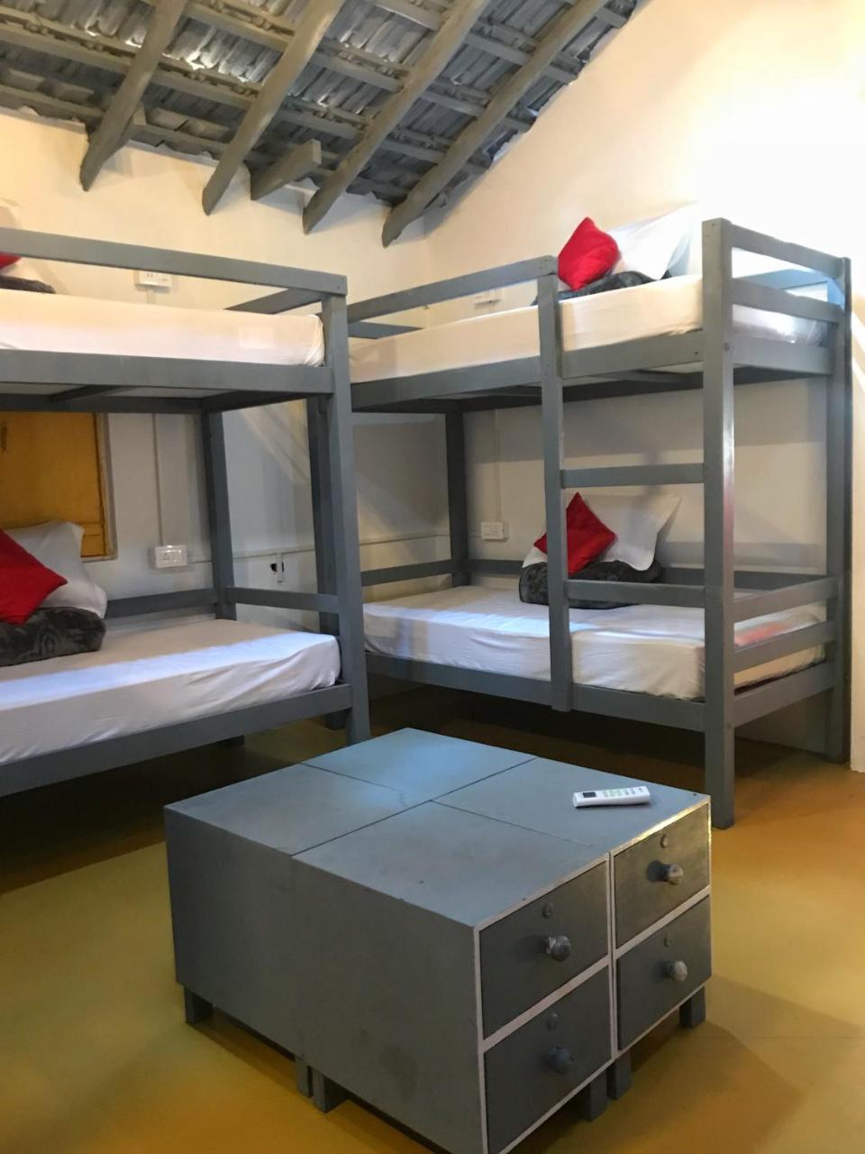 Craft Hostels Анджуна Екстериор снимка
